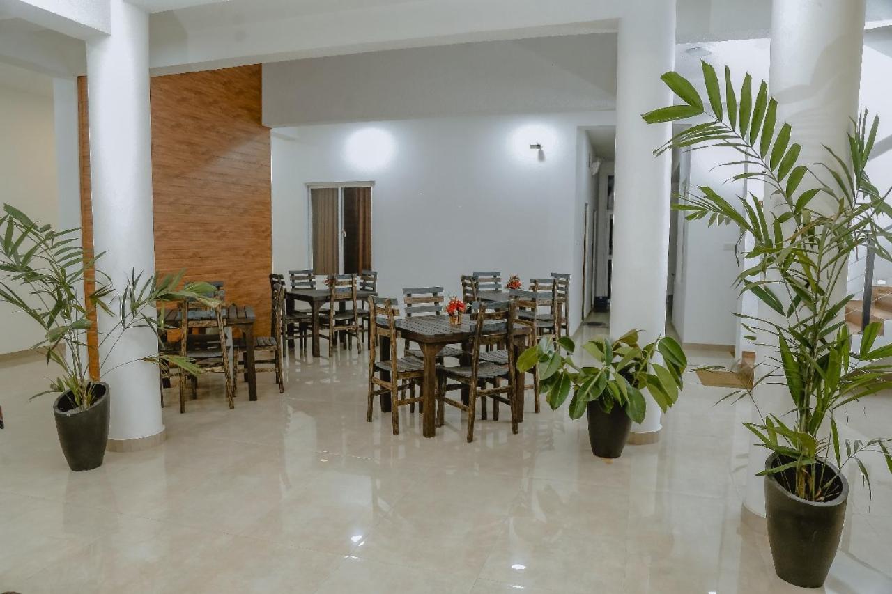 Lucky Transit Hotel - Katunayake Airport Exterior photo