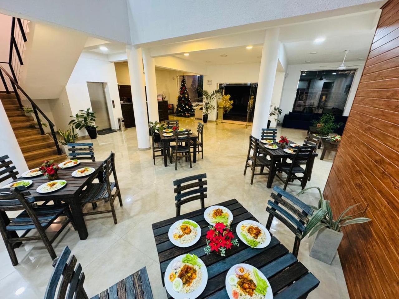 Lucky Transit Hotel - Katunayake Airport Exterior photo
