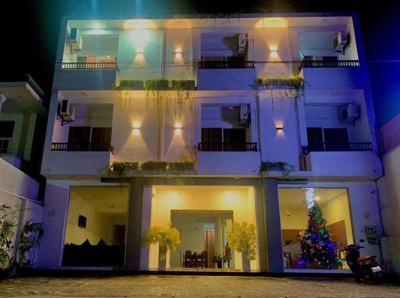 Lucky Transit Hotel - Katunayake Airport Exterior photo
