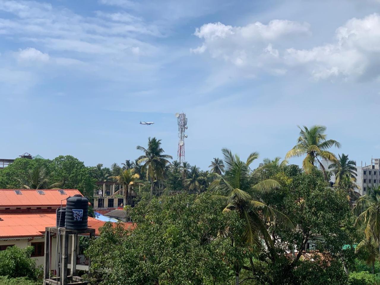 Lucky Transit Hotel - Katunayake Airport Exterior photo